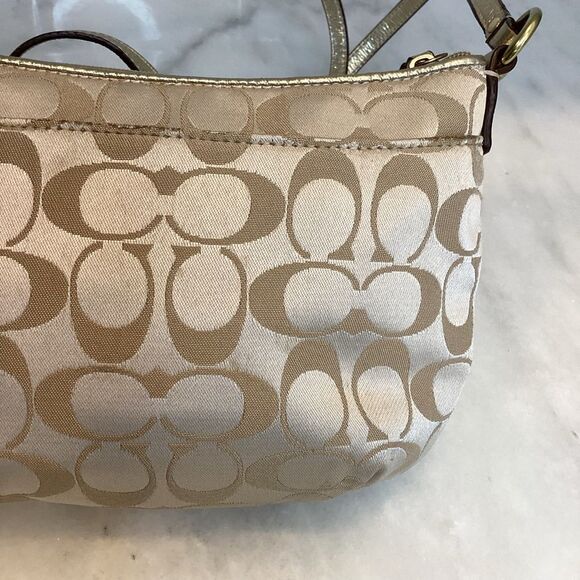 Coach Poppy Graffiti Signature Logo Crossbody Bag HTF - Picture 5 of 13